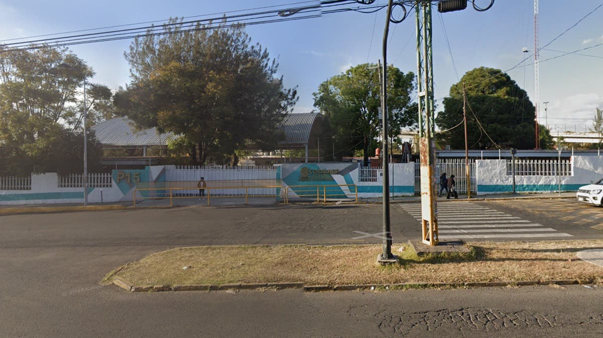 Presunto ladrón es bajado de la Ruta 52 y arrastrado hasta el Bachillerato U15 en Bosques de San Sebastián