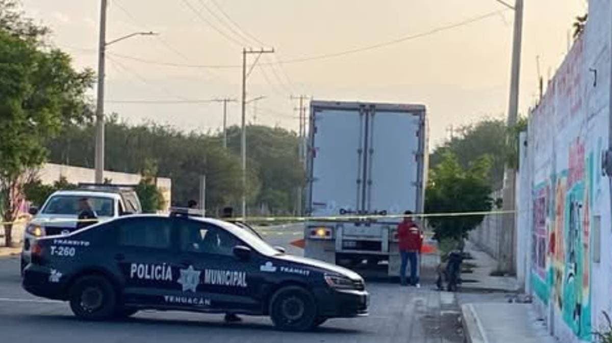 Tragedia en Santa María Coapan: motociclista muere al impactarse con tractocamión | El exceso de velocidad y la falta de casco, fatales al amanecer