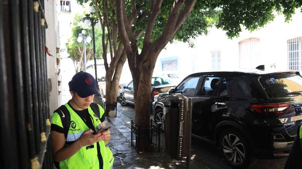 Multas millonarias en Puebla: parquímetros generan 3.5 millones de pesos en su primer mes; más de 8 mil infracciones aplicadas