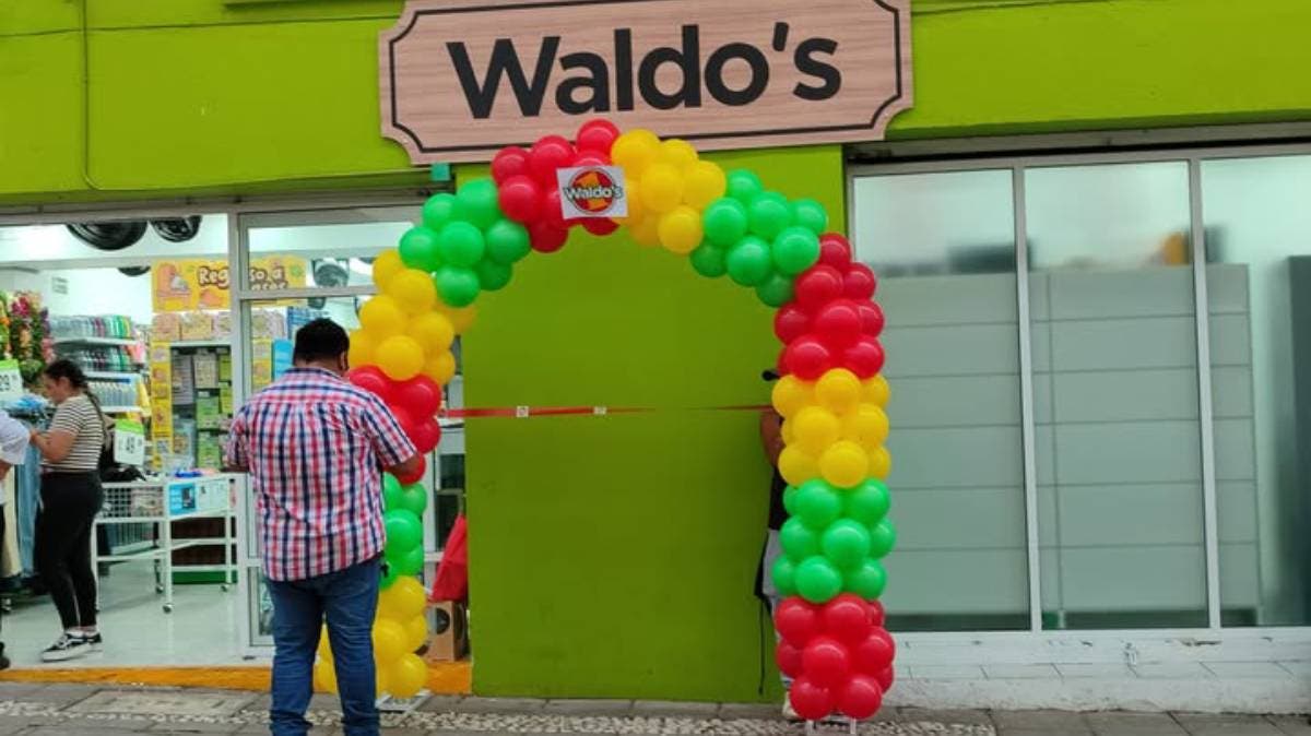 Abren primer Waldos en Huauchinango y se desata polémica en redes: ¿triunfo comercial o burla al bolsillo popular?