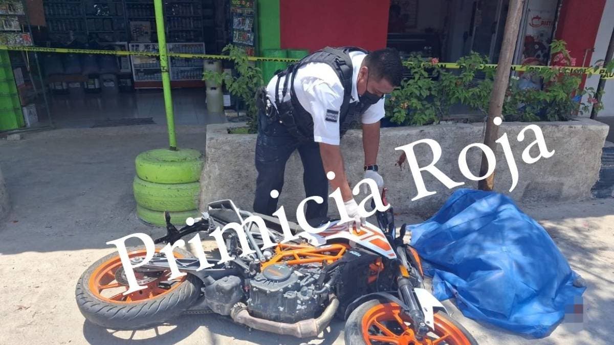 Tragedia en la Y de Chilac: joven motociclista pierde la vida tras ser embestido por una grúa; el responsable huyó