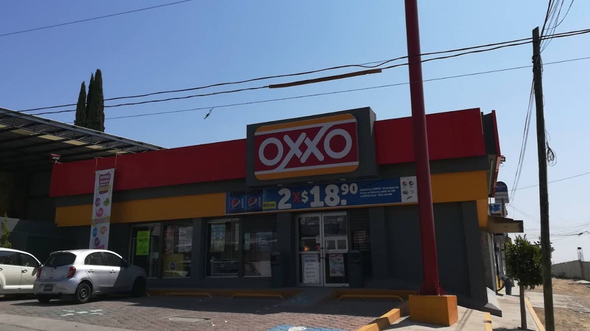 ¡Cuidado! Ladrones con cuchillo asaltan cerca del Oxxo en San Pablo Xochimehuacán