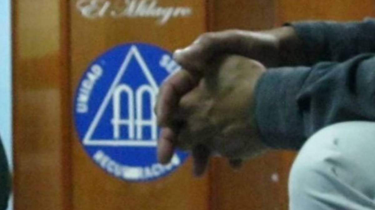 Hombre muere tras brutal riña en anexo de El Alto en Puebla — su familia lo halló agonizante