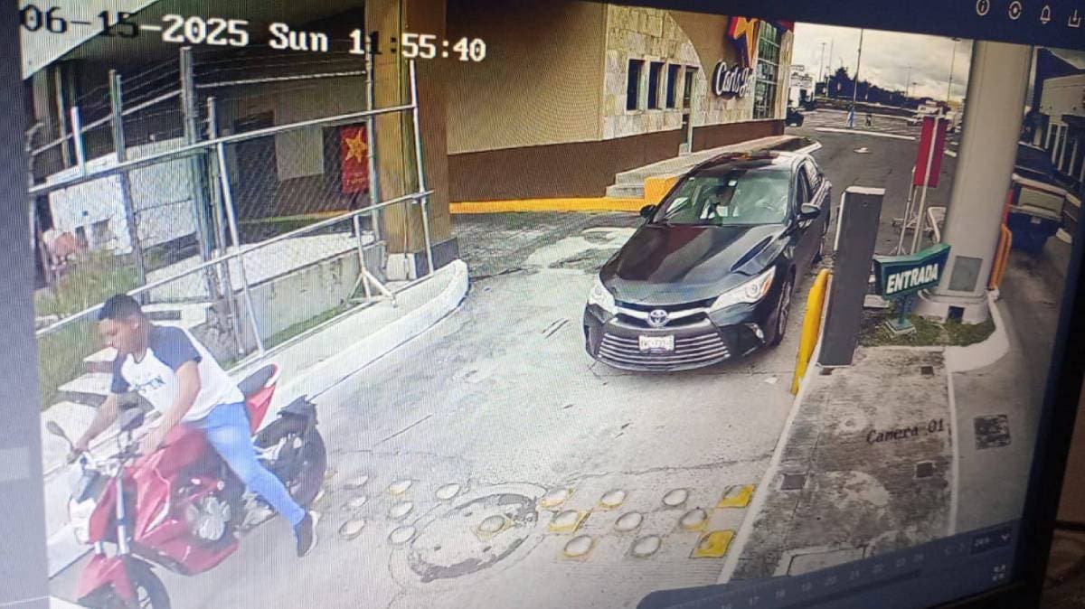 Indignación en Puebla: le roban su motocicleta el Día del Padre en Palmas Plaza y lanza búsqueda viral en redes
