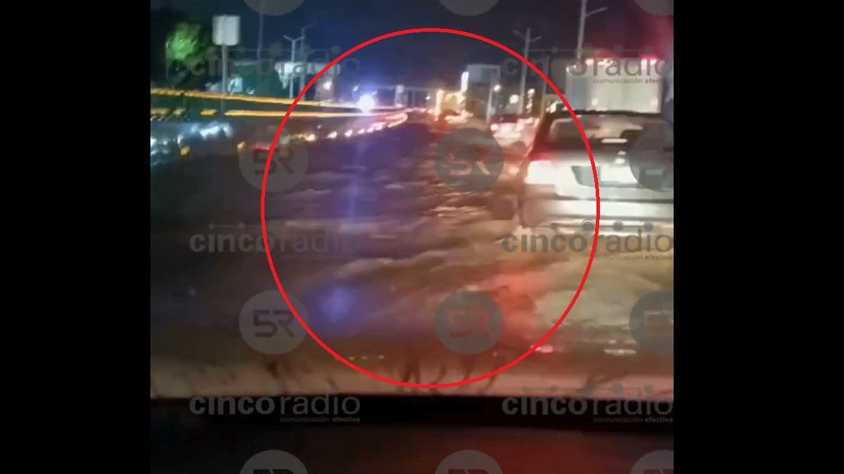 ¡Precaución! Se inunda nuevo puente de la Central de Abastos rumbo a San Pablo del Monte