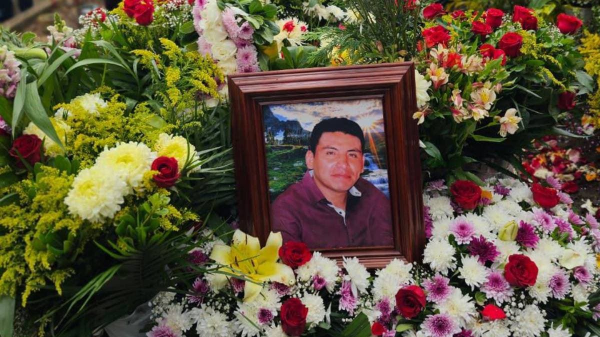 “Brondi: el último gol entre olas” – Despiden con música y fútbol al poblano que murió ahogado en Veracruz