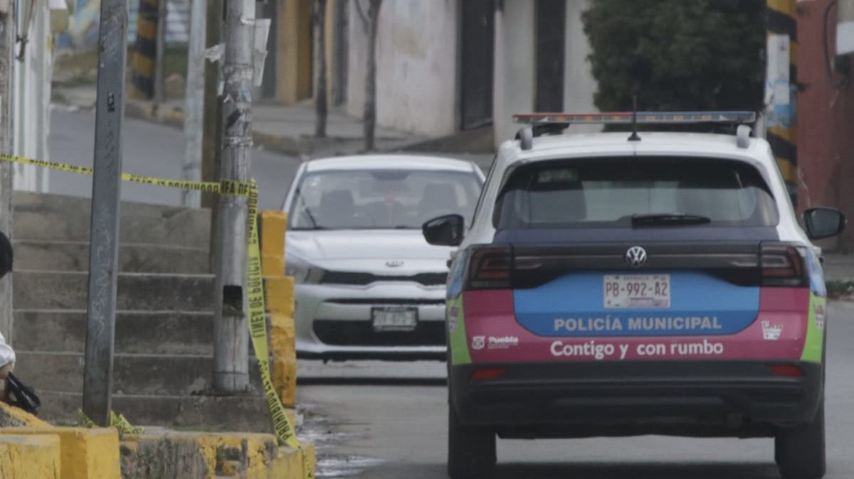 Domingo de Terror: Comando armado mata a dos hombres tras irrumpir en bar de Playas del Sur, Puebla