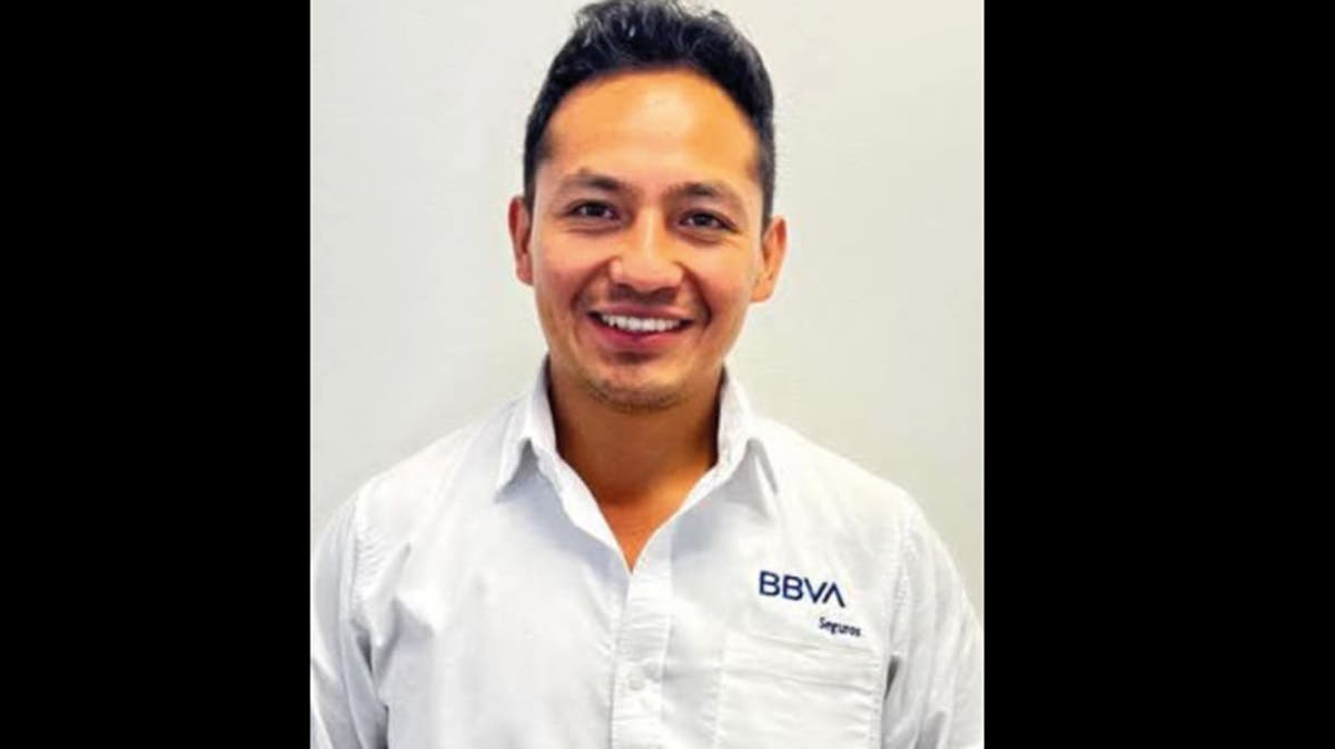 Trabajador de BBVA desaparece tras abordar auto con misteriosa mujer en Puebla