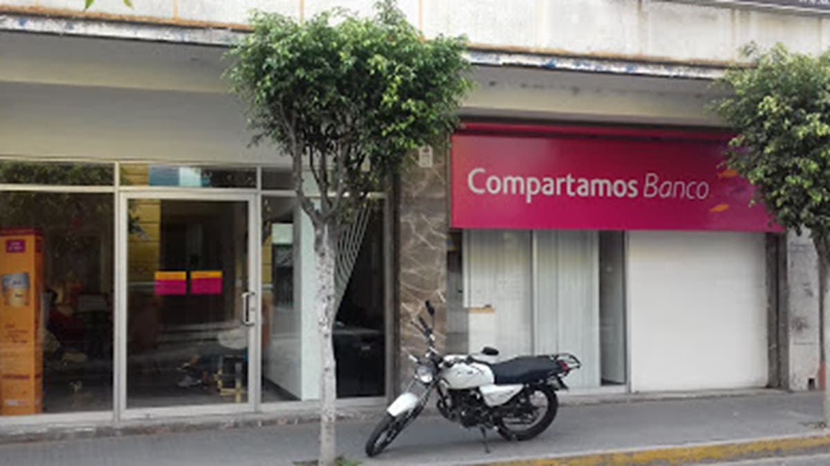 Roban a mujer tras retirar 95 mil pesos en Compartamos Banco; la venían siguiendo