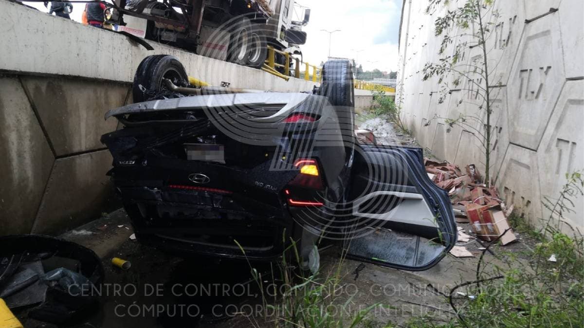 Tragedia en la autopista Apizaco-Tlaxcala: tráiler embiste 10 vehículos y deja al menos 9 heridos; conductor se dio a la fuga
