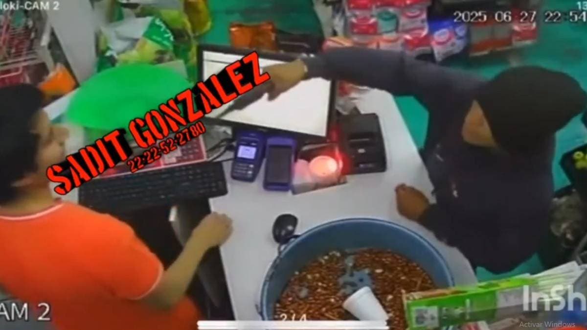 Violento asalto a supermercado en La Trinidad Sanctorum, Cuautlancingo; golpean a empleada