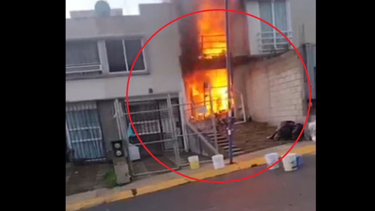 Casa arde por más de una hora en Galaxia Almecatla… y nadie responde al llamado de auxilio
