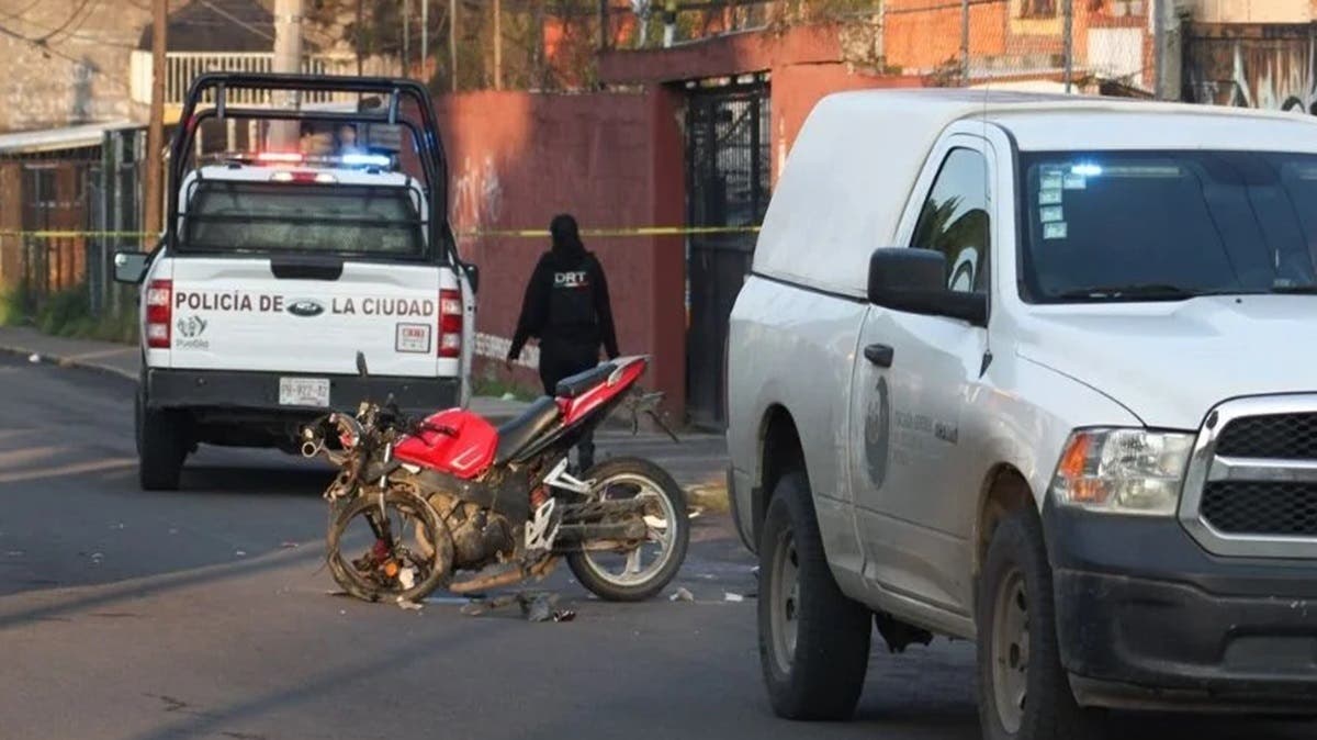 No llevaba casco: motociclista de 18 años muere tras derrapar en Bosques de San Sebastián