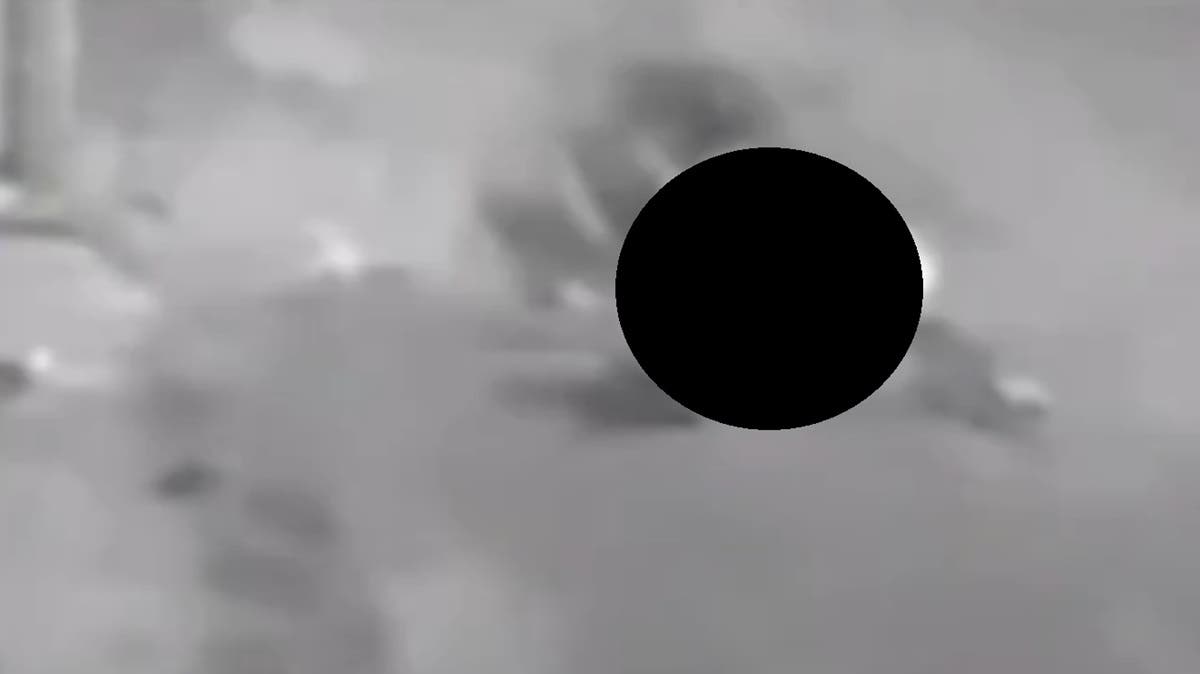 VIDEO: Cámara capta brutal choque de motociclista sin casco en Bosques de San Sebastián