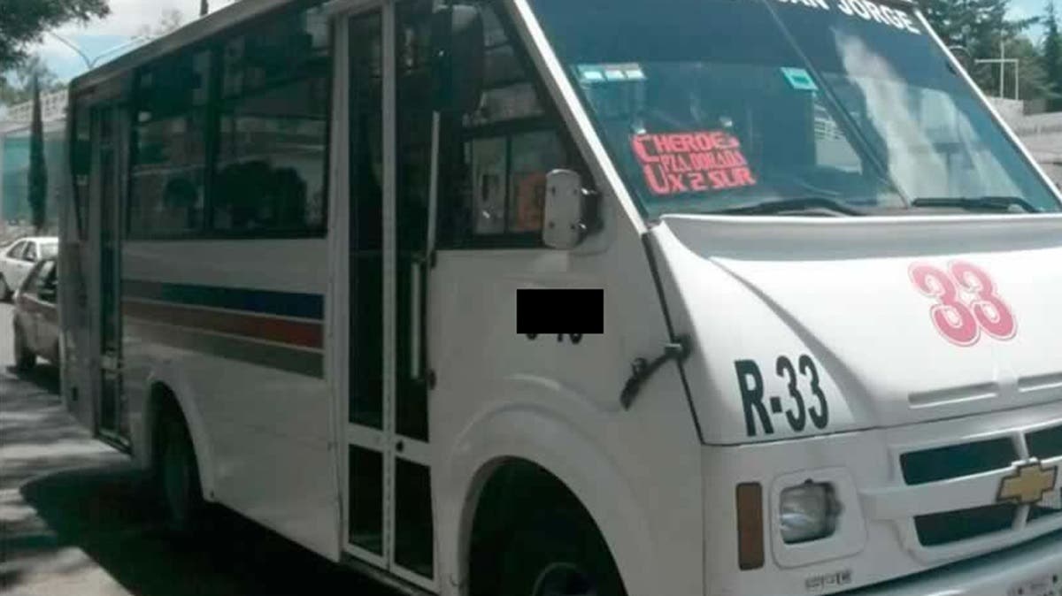 Delincuentes atracan camión de la Ruta 33 frente al Tec: pasajeros lo pierden todo