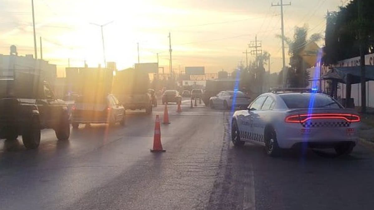 Ejecutan a un hombre a plena luz del día en Acatlán; recibió seis disparos en plena calle