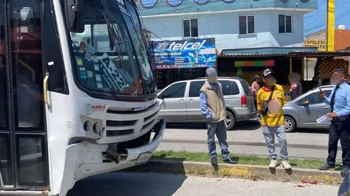Choque entre alimentadora del RUTA y auto particular colapsa vialidad en San Ramón