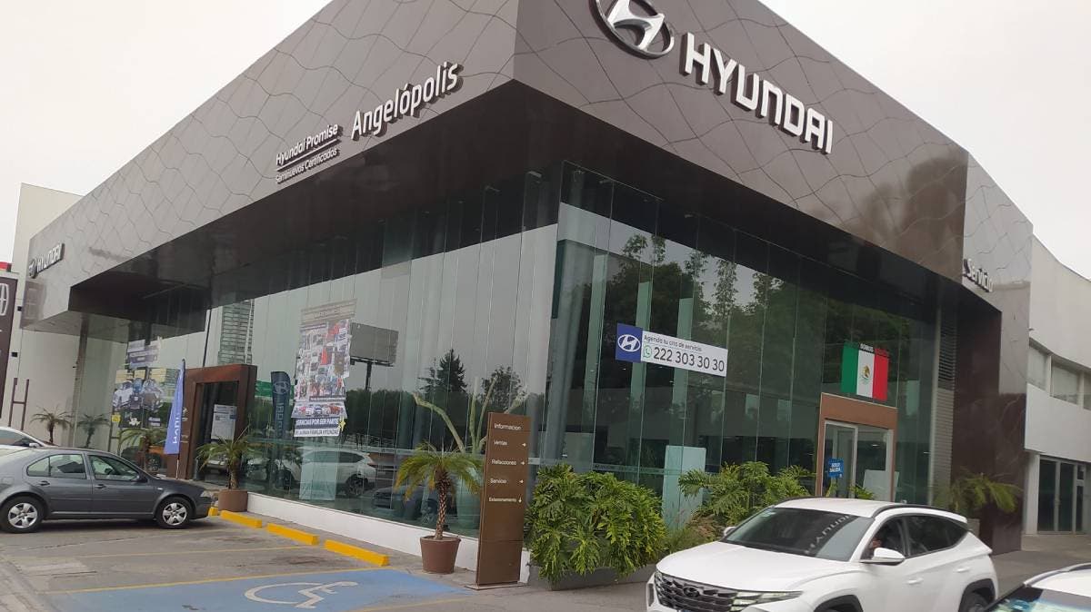 Roban agencia Hyundai en zona Angelópolis; se llevaron equipo de cómputo y herramientas