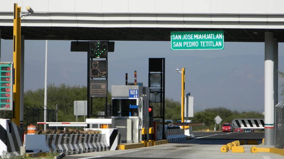 Robo exprés en caseta de Cuacnopalan: ladrones en moto burlan seguridad y huyen sin dejar rastro