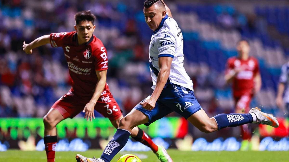 La Franja del patrocinio: Club Puebla porta 15 marcas en su uniforme