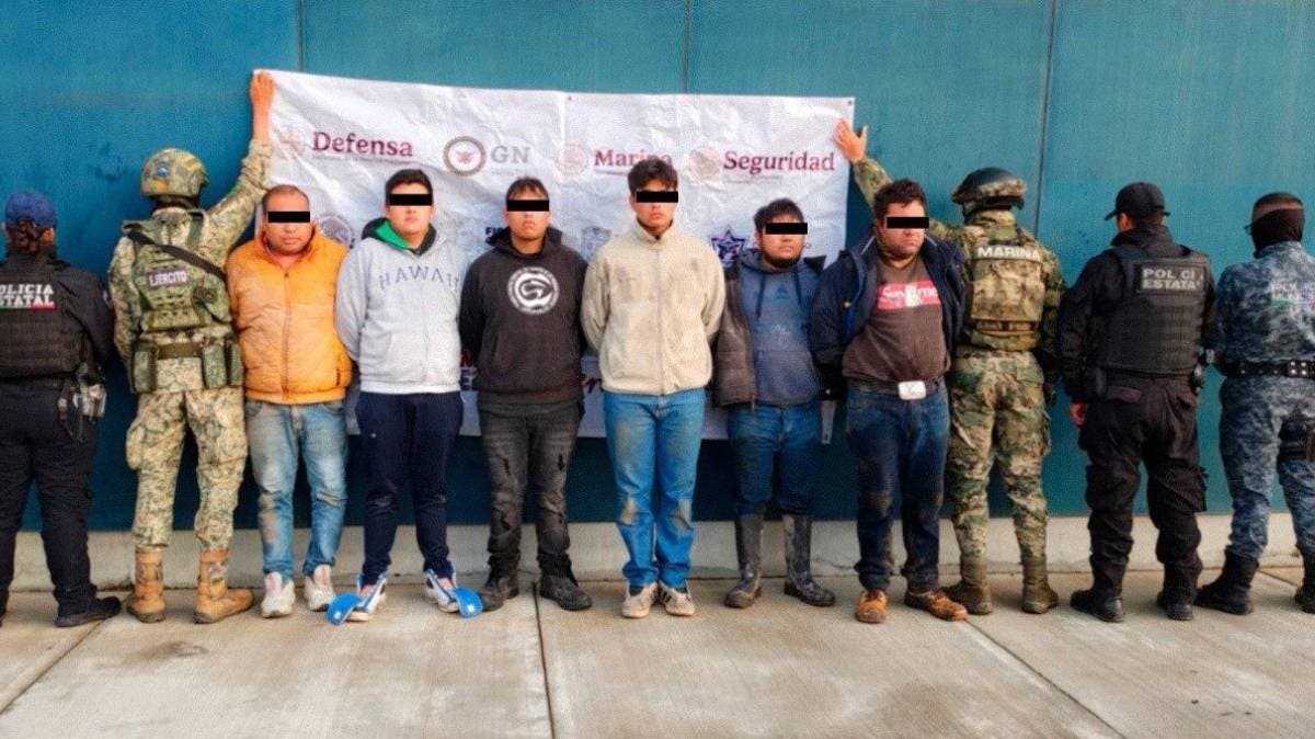 Caen seis hombres ligados al robo de combustible en Coronango; hallan toma clandestina y pipas