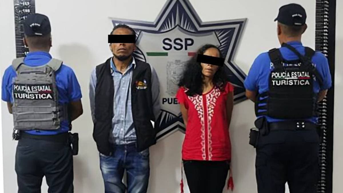 Detienen a pareja por robo de productos de higiene en Sanborns Puebla: querían “salir limpios”