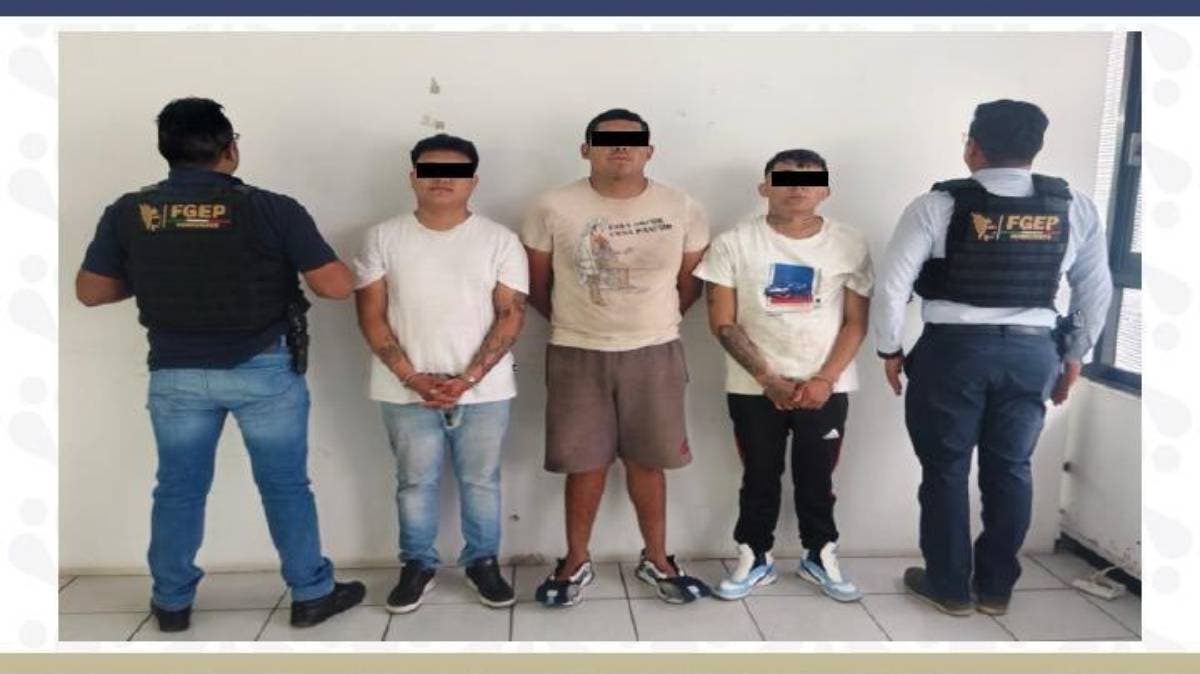 Fiscalía de Puebla detiene a tres por venta en redes de camioneta ligada al asesinato en Tecamachalco