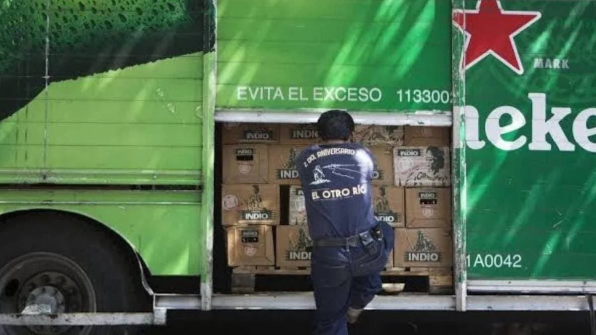 Comando armado asalta centro de distribución de cerveza en Puebla; el hecho desata alarma en zona industrial