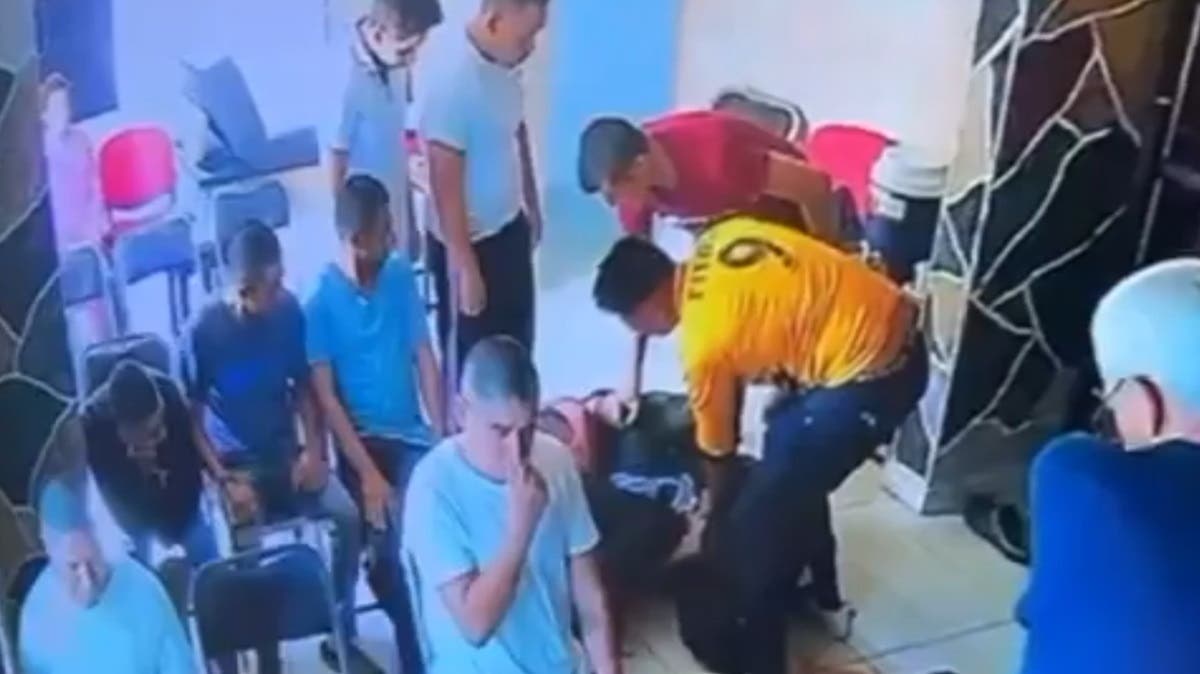 Video revela brutal agresión en anexo de Balcones: interno es golpeado por cinco reclusos