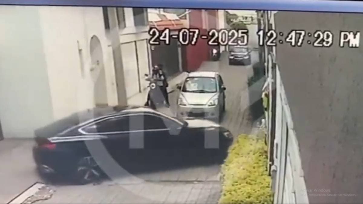 Ataque sobre ruedas: Motociclistas armados asaltan a automovilista en Morillotla, Cholula