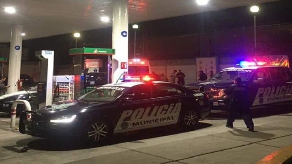 Dos ladrones armados roban $6,000 en gasolinera de Reforma Sur y lesionan a empleado