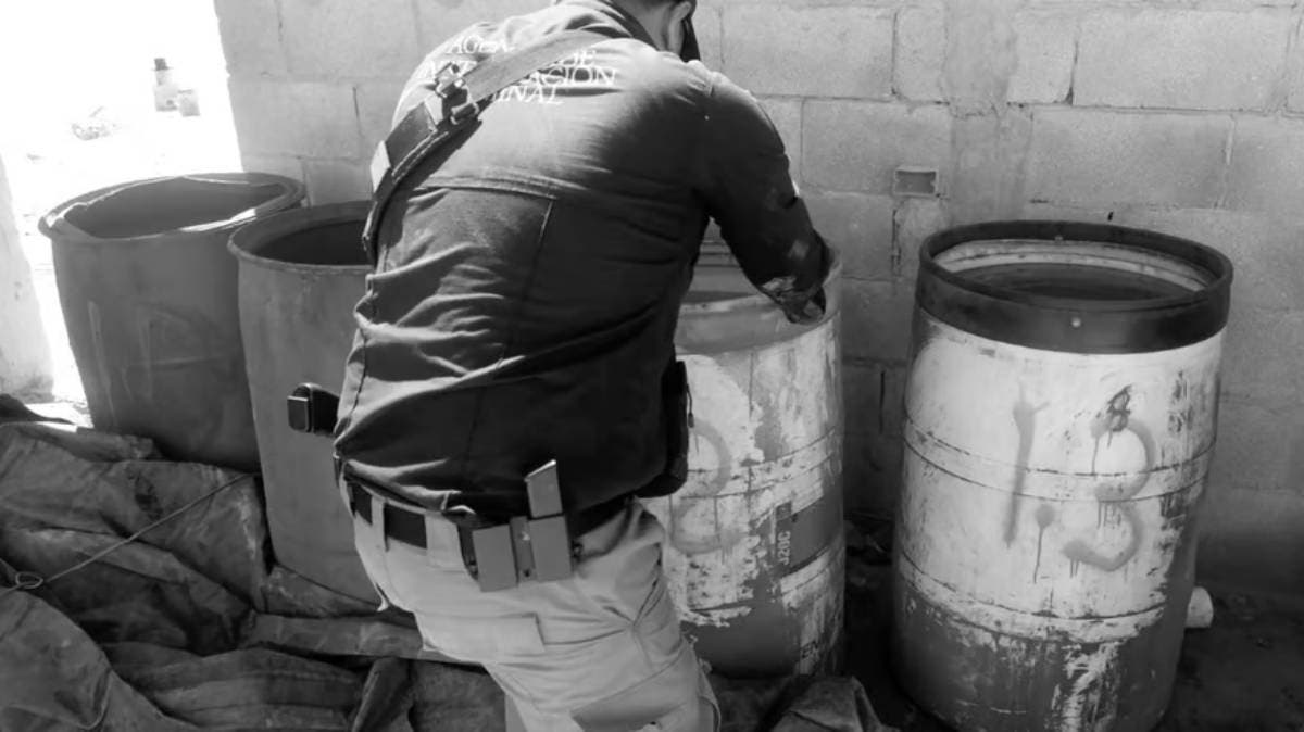 Catean gasolinería ilegal en Puebla: aseguraron más de mil litros de combustible en Aquíxtla tras denuncia ciudadana