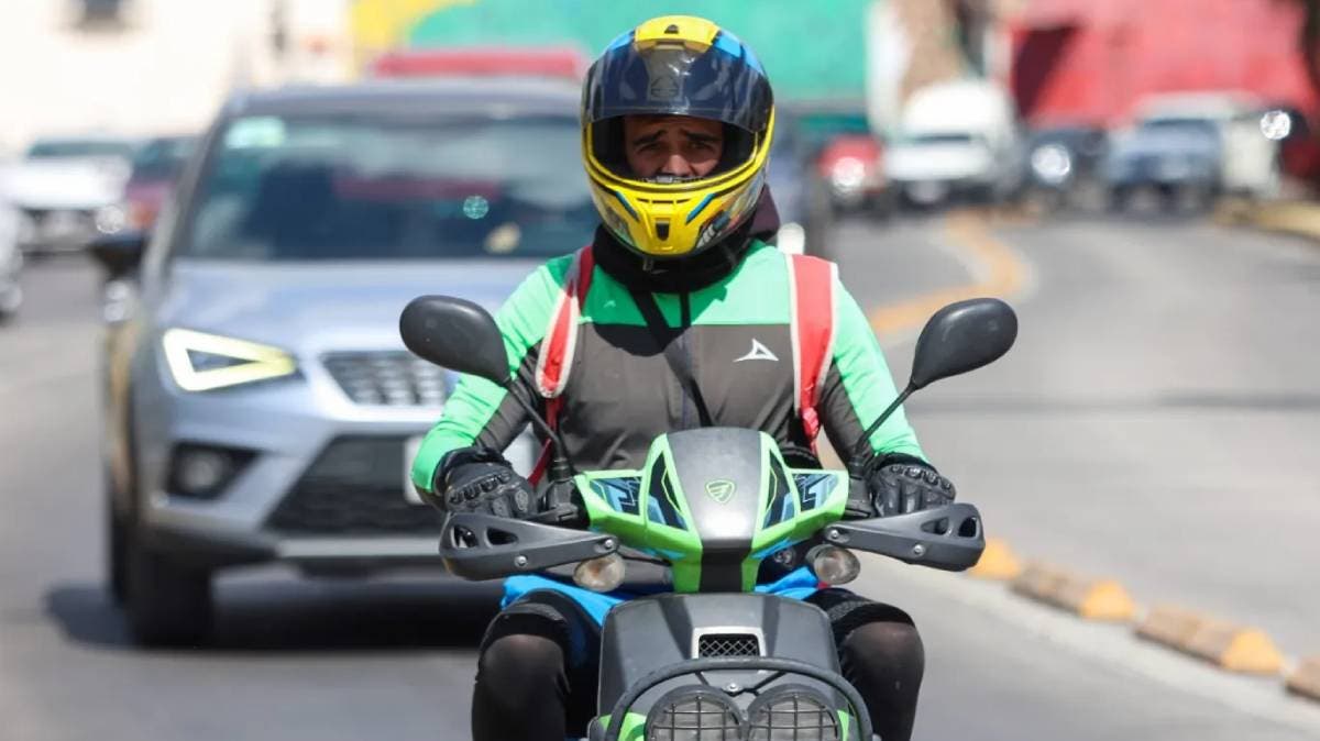 ¿Y el distintivo? Ley Casco lleva 7 semanas sin aplicarse por falta de acuerdos