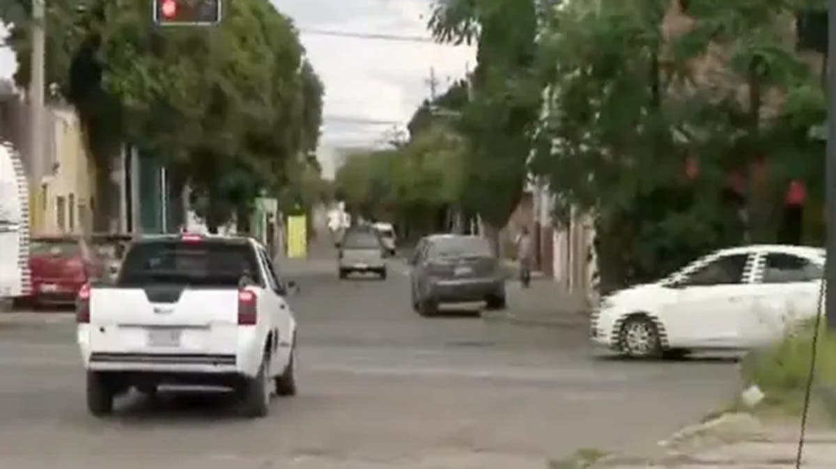 Delincuente asalta a joven en Puebla, huye y lo atropellan; ahora su familia amenaza a la víctima