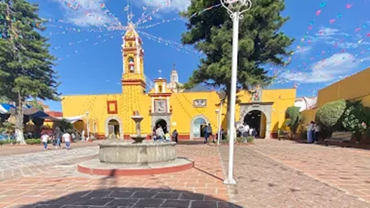 Bañan con Salsa Valentina a hombre para asaltarlo en iglesia de Cholula