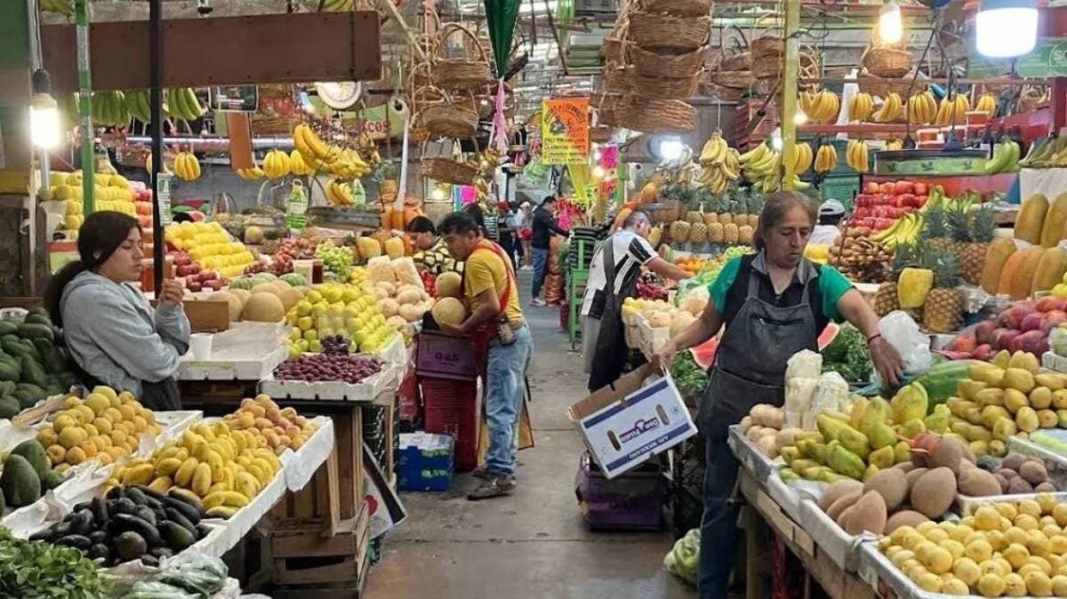 Extorsión en mercados de Puebla: grupos criminales imponen “cobro de piso” a comerciantes