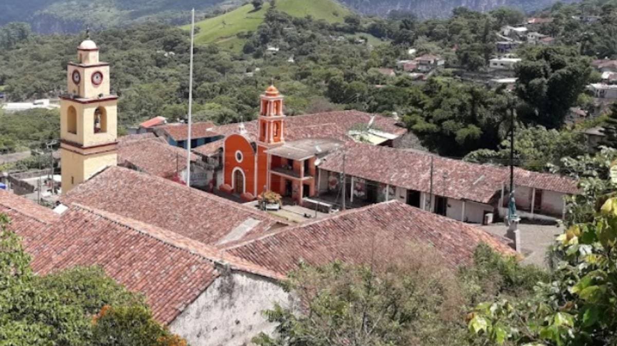 Misterioso hallazgo en Tlahuapan: autoridades investigan restos humanos encontrados entre rocas