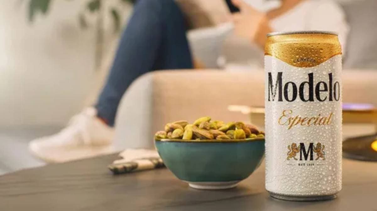 Cerveza “pirata” invade bailes en Tehuacán: más cara, menos cantidad y sin rastro del fabricante