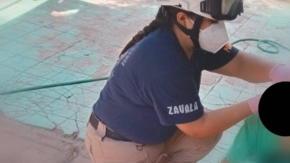 Padre rocía ácido a un adolescente por cortejar a su hija: indignación en San Luis Potosí