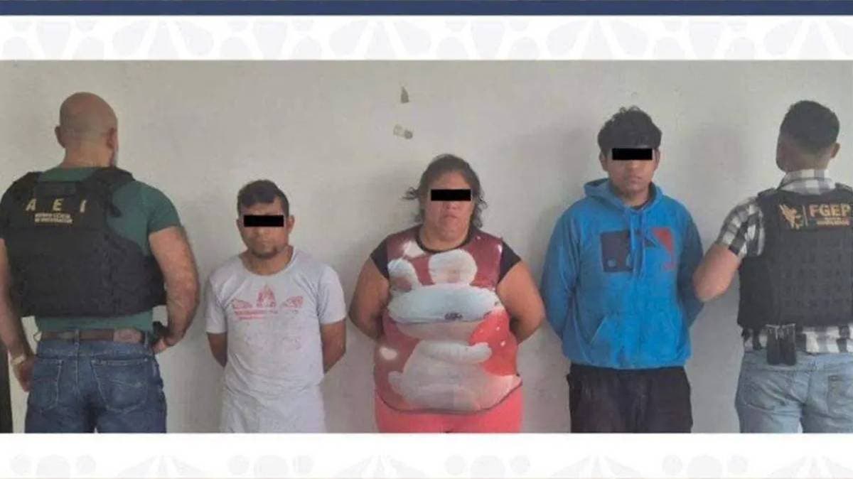 Familia detenida en Puebla: tres integrantes son acusados de homicidio en Galaxia Bosques de Manzanilla