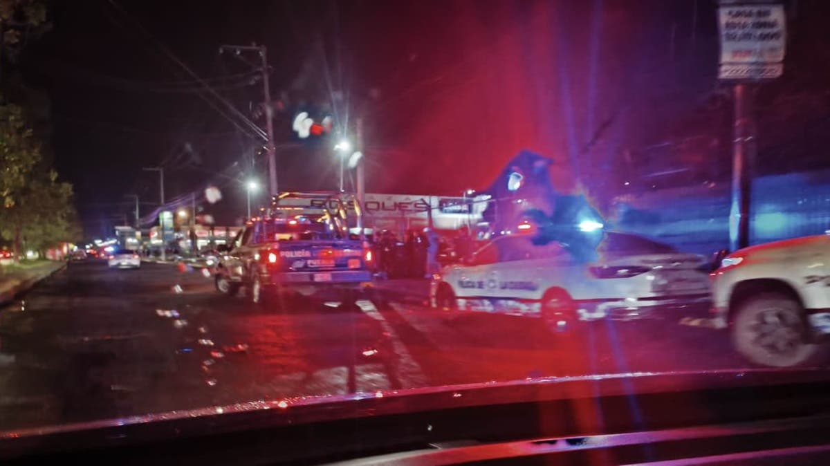 Terror en Bosques de San Sebastián: Taquero de “El Padrino” acuchilla a sujeto frente al Domino’s Pizza