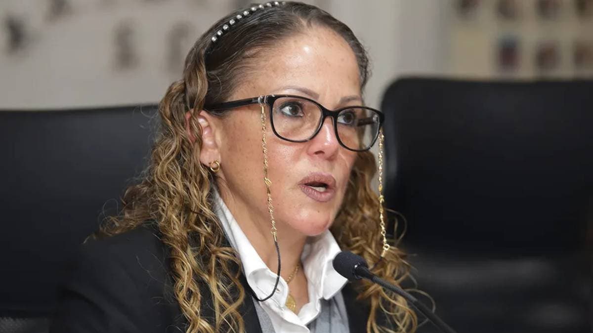 Dirigente de Morena Puebla rechaza nepotismo, pero sus hijos cobran del erario público