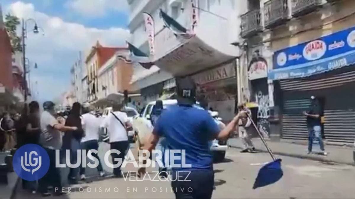 Tensión en el Centro Histórico: conato de bronca entre ambulantes y personal municipal en Puebla