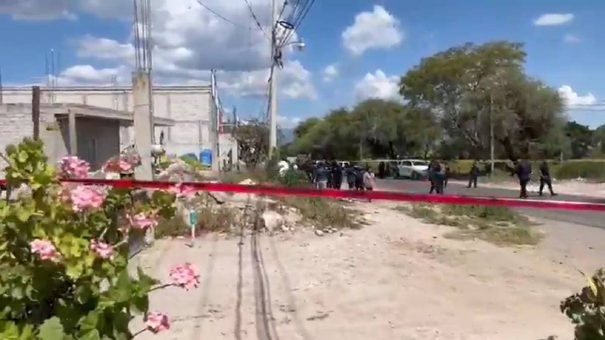 Hallan sin vida a dos mujeres en la carretera Tehuacán–Teotitlán; investigan posible ajuste de cuentas