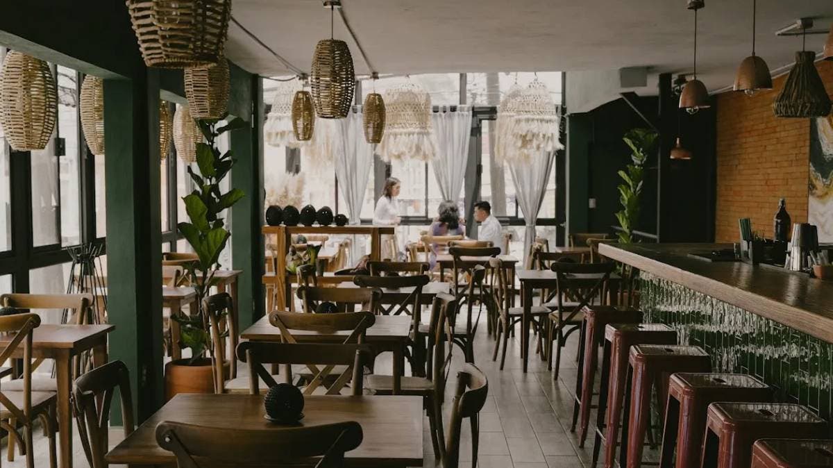 Extorsión digital en Cholula: la nueva amenaza invisible contra bares y restaurantes