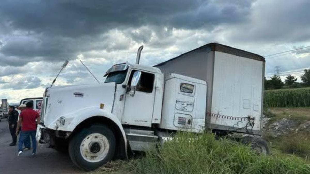 Tragedia en la carretera Tecamachalco-Tochtepec: joven repartidor pierde la vida tras choque con tractocamión