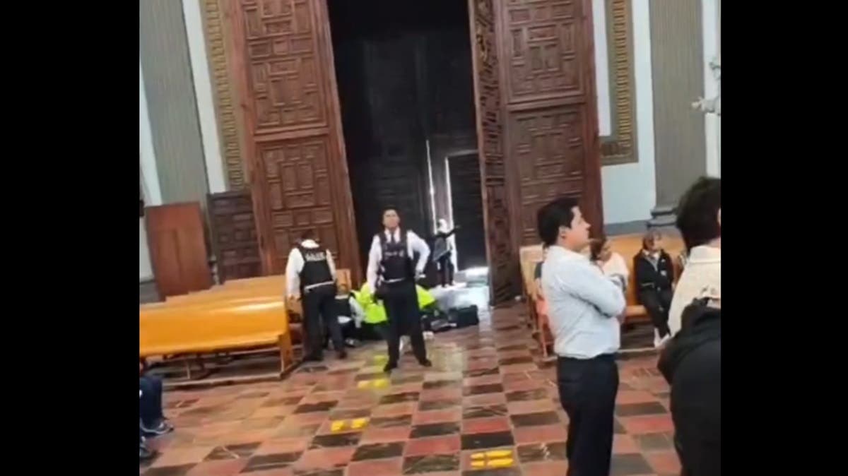 Casi tragedia en la Catedral de Puebla: feligrés sobrevive a cardiacazo