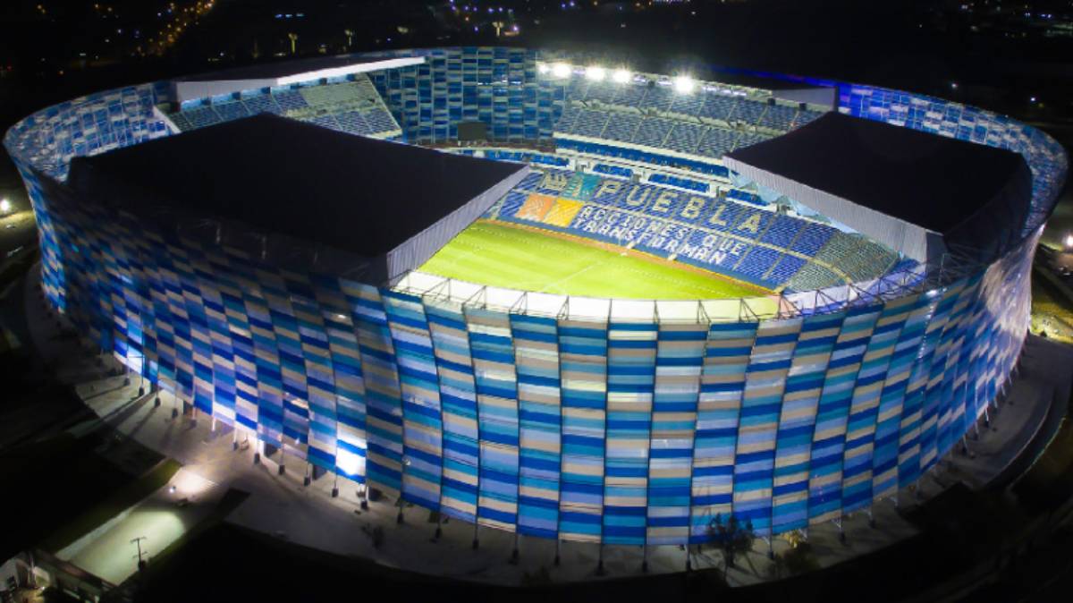 Estadio Cuauhtémoc estrena torniquetes y tarjetas digitales para acceso contra Rayados