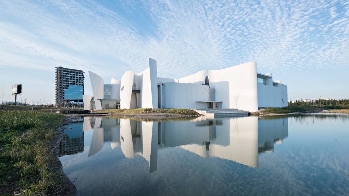 Armenta admite adeudo millonario del Museo Barroco y mantiene en reserva convenio con Grupo Hermes