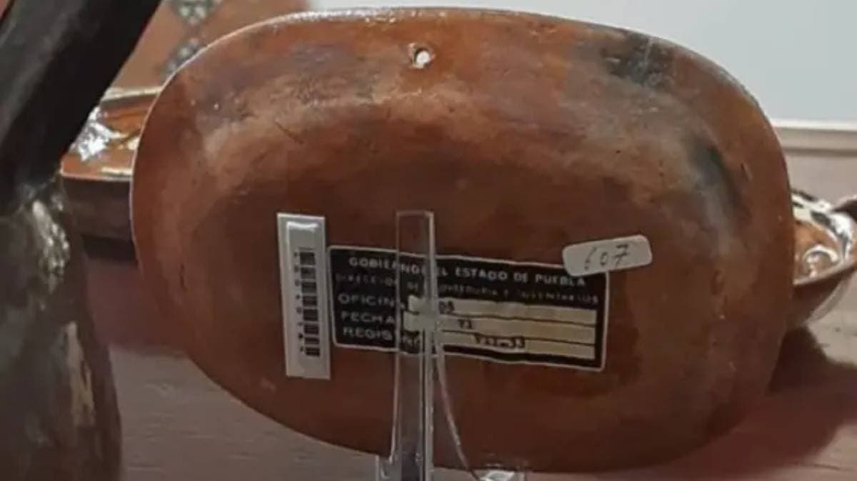 Exsecretario usó “chips de ropa” en piezas históricas de los Museos de Puebla; intentó hacer un inventario